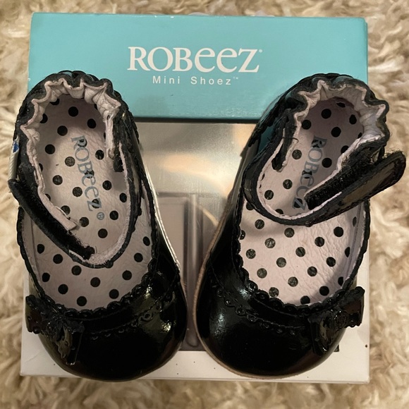 Robeez Mary Jane style Infant Black Patent Leather dress shoe-Size 2 (3-6 mo) - Picture 5 of 15